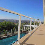 Glass balcony handrail system - San Diego