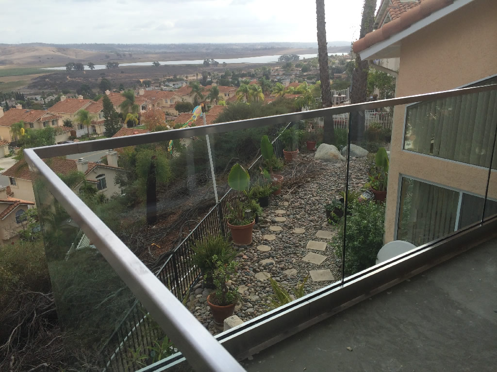 Glass Railing With Stainless Steel Top Rail