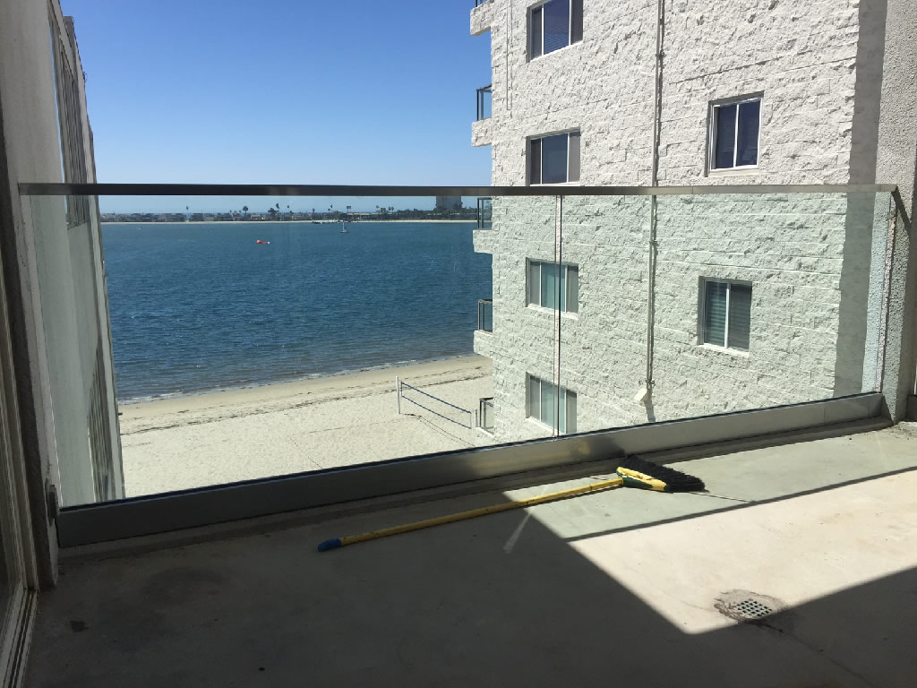 Railing With Low Profile Stainless Steel Top Rail Mission Bay