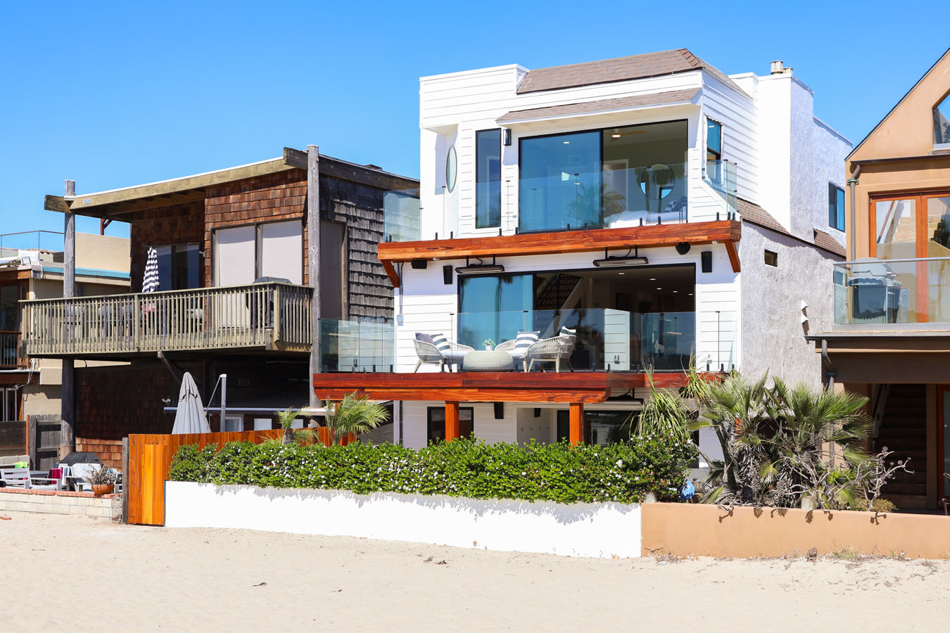 Featured image for “Featured: Mission Beach, Beachfront Custom Frameless Glass Railing”