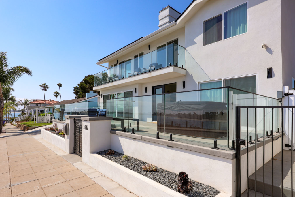 Luxury Frameless Glass Railing – Crown Point, Mission Bay, San Diego